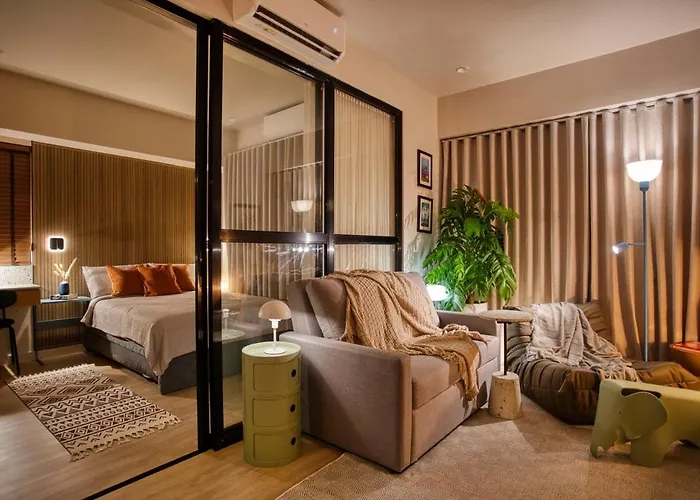 Kellers Place At The Persimmon Near Ayala 1br Appartamento