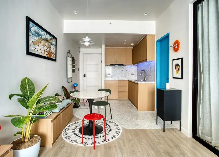 Kellers Place At The Persimmon Near Ayala 1br Appartamento